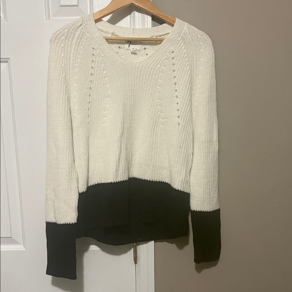 Andrea Jovine Women’s Colorblock Knit Sweater Cream & Black ~ Size Medium